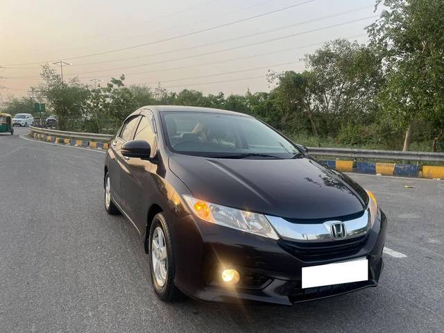 https://images10.gaadi.com/usedcar_image/4584263/original/processed_c54df1c2401632bbfae09699b10bda03.jpg?imwidth=6400