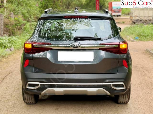 https://images10.gaadi.com/usedcar_image/4584275/original/processed_061239a4ac71356e5c84f02a83d9bf3a.jpg?imwidth=6402