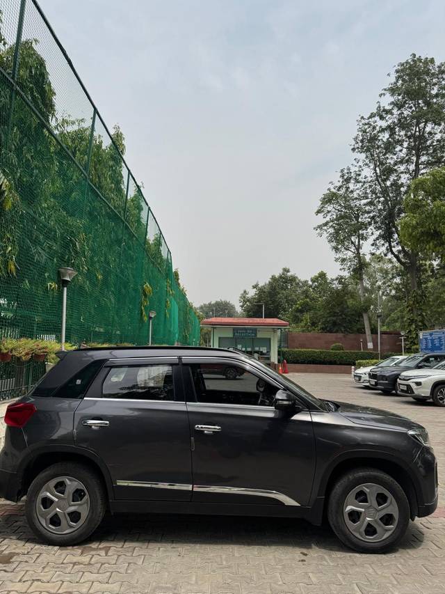 https://images10.gaadi.com/usedcar_image/4584277/original/processed_102ff9940d4f3cd10a030ae92083be32.jpg?imwidth=6401