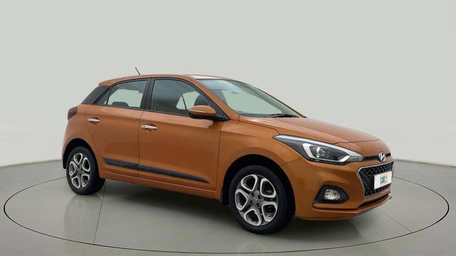 https://images10.gaadi.com/usedcar_image/4584290/original/64b8d01930db6fbb8fa04e8f22eae181.jpg?imwidth=6400