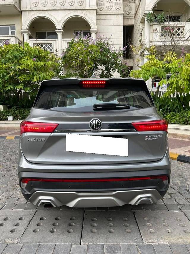 https://images10.gaadi.com/usedcar_image/4584293/original/processed_5ccaebf2af4be9c20ea039be3ab80e59.jpg?imwidth=6402