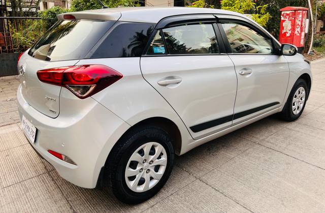 https://images10.gaadi.com/usedcar_image/4584300/original/processed_3329c7fa797d1f41816f6945b0371cc6.jpg?imwidth=6401