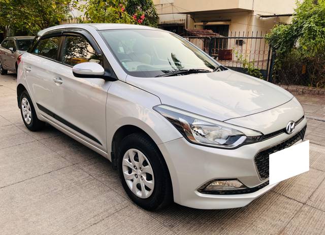 https://images10.gaadi.com/usedcar_image/4584300/original/processed_74b4bb06319c4882e253342abc64c128.jpg?imwidth=6400