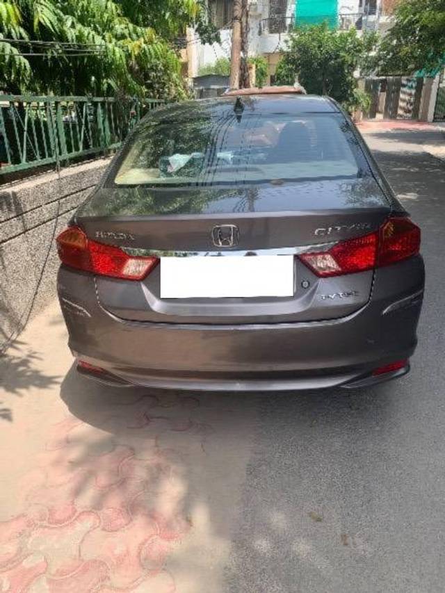 https://images10.gaadi.com/usedcar_image/4584306/original/processed_f0abd8be-b410-4eb4-ac1f-86b1def93b33.jpeg?imwidth=6402