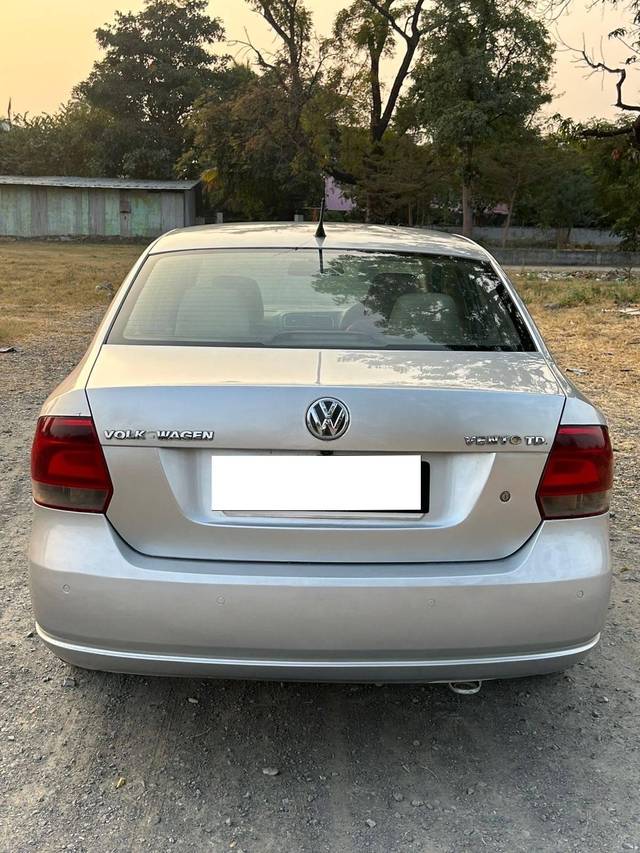 https://images10.gaadi.com/usedcar_image/4584308/original/processed_73ea3f2b-08d6-4336-97b1-e578c81c05a4.jpg?imwidth=6402