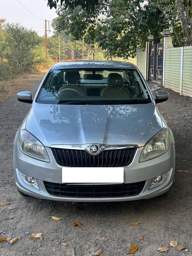 https://images10.gaadi.com/usedcar_image/4584313/original/processed_d0d8bbb0-8bac-4f2d-b585-08e7d7c2a2d8.jpg?imwidth=6400