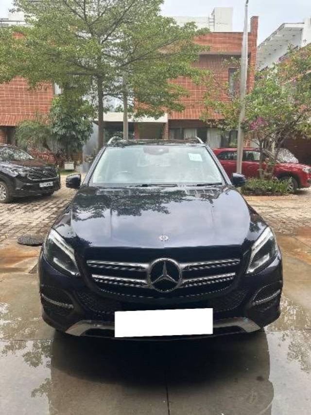 https://images10.gaadi.com/usedcar_image/4584323/original/processed_2f031f8e-132e-4d47-ab2a-34750f09190a.jpg?imwidth=6402