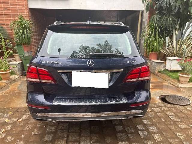https://images10.gaadi.com/usedcar_image/4584323/original/processed_969d9c36-1571-4cb8-ab1a-ac80045bd248.jpg?imwidth=6401