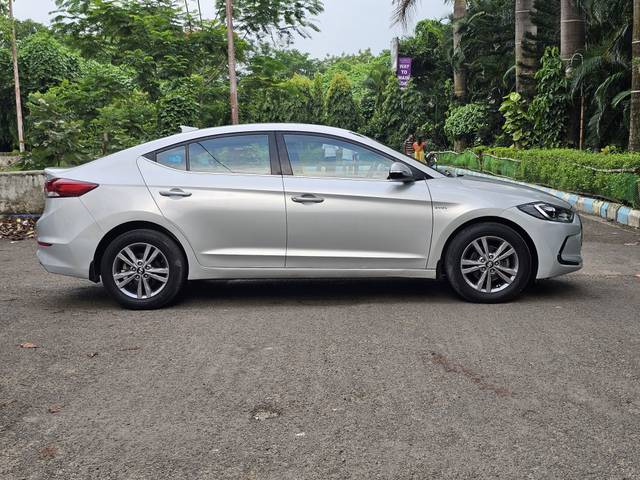 https://images10.gaadi.com/usedcar_image/4584328/original/processed_092098aa1ee2a45a1aa219c8cd0dddd6.jpg?imwidth=6401