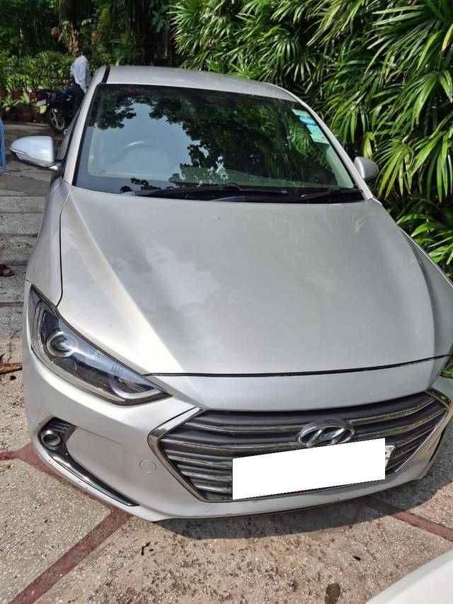 https://images10.gaadi.com/usedcar_image/4584328/original/processed_d408e854cab8839f178c3f5f888f809f.jpg?imwidth=6402
