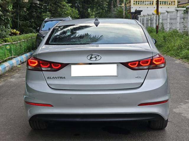 https://images10.gaadi.com/usedcar_image/4584328/original/processed_e0d9a48e1541c789c2b7df1dd1b48656.jpg?imwidth=6402