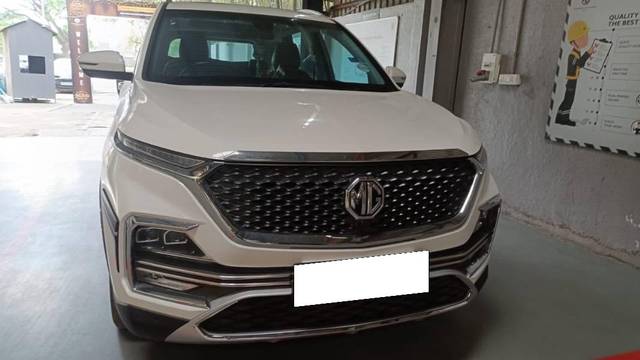 https://images10.gaadi.com/usedcar_image/4584331/original/processed_b9be1121-a604-4da3-9422-0c9bb3768eaa.jpeg?imwidth=6402