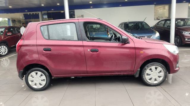 https://images10.gaadi.com/usedcar_image/4584334/original/82112cb6993a95e78a20b92a6e14033d.jpg?imwidth=6401