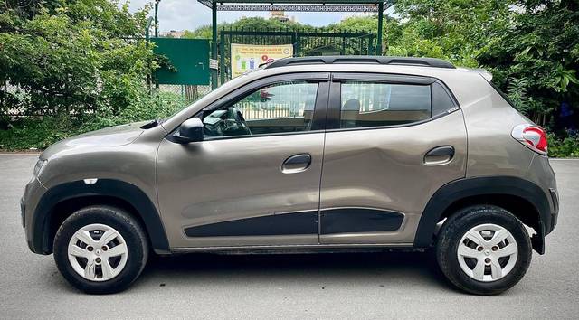 https://images10.gaadi.com/usedcar_image/4584339/original/processed_4edf37802a0c23d7c26b103aa478a5c0.jpg?imwidth=6402