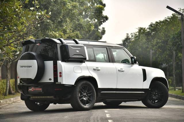 https://images10.gaadi.com/usedcar_image/4584344/original/processed_c17b7363c3abd81f1a48dc3ccaf2b6cf.jpg?imwidth=6402