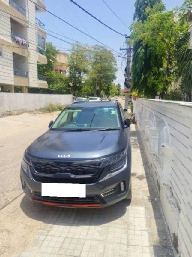 https://images10.gaadi.com/usedcar_image/4584363/original/processed_536179e3-5efe-4016-843c-7968a1746b2e.jpg?imwidth=6401