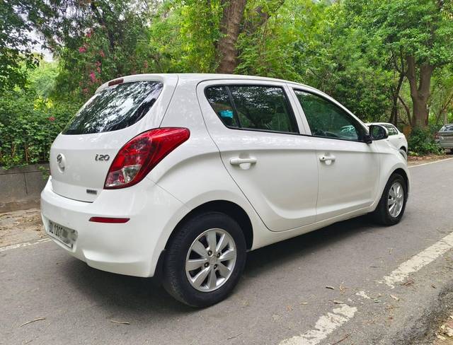 https://images10.gaadi.com/usedcar_image/4584370/original/processed_deb5d38027bb8c6f305bf15a2dd166f6.jpeg?imwidth=6401