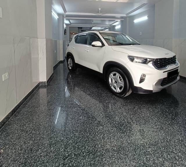 https://images10.gaadi.com/usedcar_image/4584374/original/processed_0afd088795ab00dada14c1d2205f241e.jpg?imwidth=6402