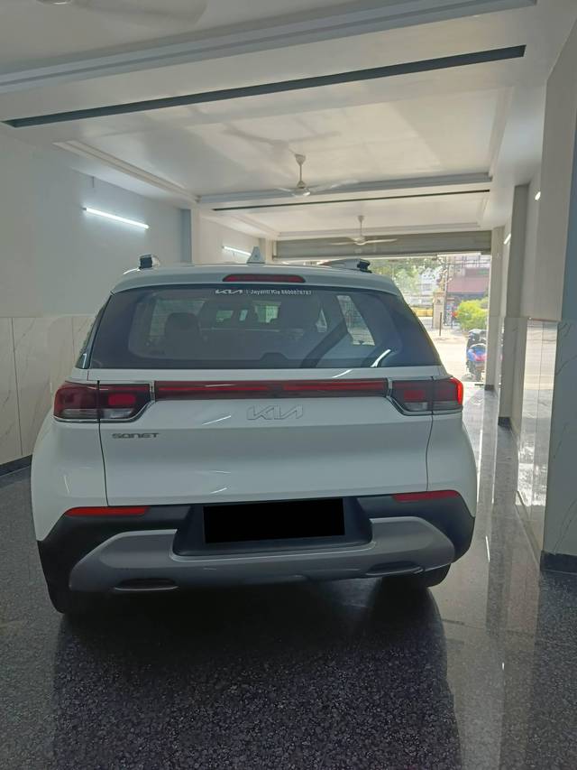 https://images10.gaadi.com/usedcar_image/4584374/original/processed_c4b85dac79f5f55c940a576181f07f1b.jpg?imwidth=6400