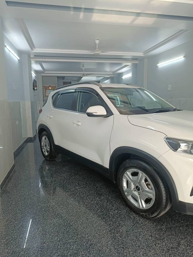 https://images10.gaadi.com/usedcar_image/4584374/original/processed_dd7871dd2483f30a31df840a4ed65656.jpg?imwidth=6400