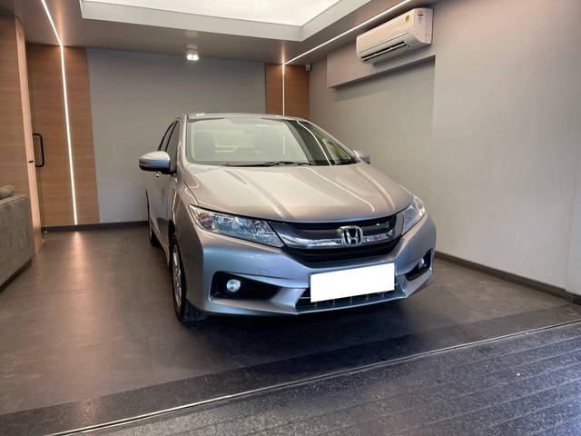 https://images10.gaadi.com/usedcar_image/4584385/original/processed_eed6a8c38600ca516d59580d8c9f6fa2.jpeg?imwidth=6401