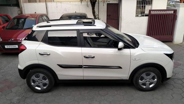 https://images10.gaadi.com/usedcar_image/4584386/original/processed_6188e617240c4b83b5b08c9940be3216.jpeg?imwidth=6401