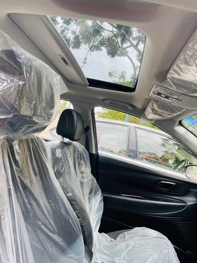 https://images10.gaadi.com/usedcar_image/4584432/original/b8aacbc19fefd31d92958c08e6143f78.jpg?imwidth=6402