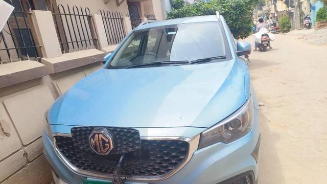 https://images10.gaadi.com/usedcar_image/4584442/original/processed_d2af198f-c55d-4492-97cd-4f47598fcaa2.jpeg?imwidth=6402