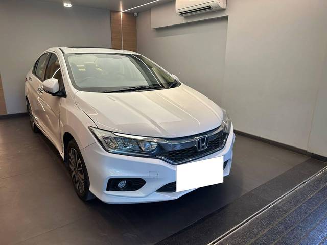 https://images10.gaadi.com/usedcar_image/4584463/original/processed_2793a0277507804aa70bd6c864e559e5.jpeg?imwidth=6401