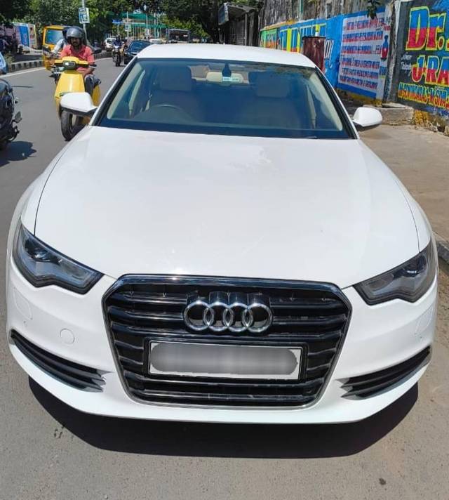 https://images10.gaadi.com/usedcar_image/4584477/original/processed_218d481b306d8d44840ed5a59613cef6.jpg?imwidth=6400