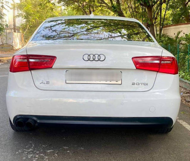 https://images10.gaadi.com/usedcar_image/4584477/original/processed_d7a9c5b2fe63551f163906de95996673.png?imwidth=6402
