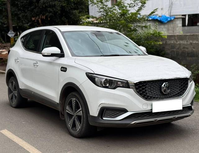 https://images10.gaadi.com/usedcar_image/4584484/original/processed_4912bb12e086fca842c3567e47927dcf.jpg?imwidth=6400