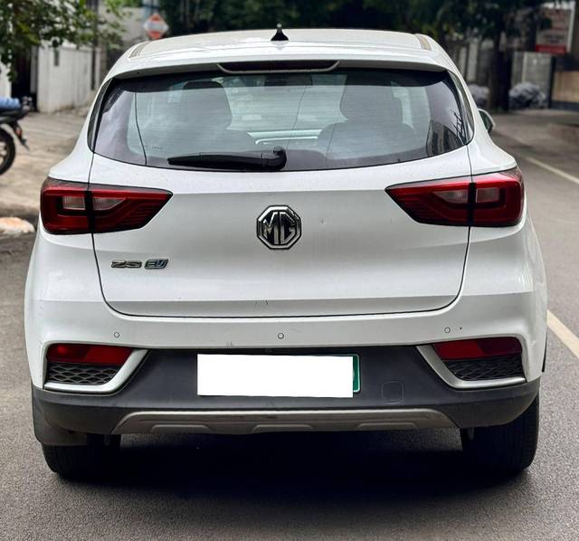 https://images10.gaadi.com/usedcar_image/4584484/original/processed_7bf712772c19f20142ff7832e849b993.jpg?imwidth=6401