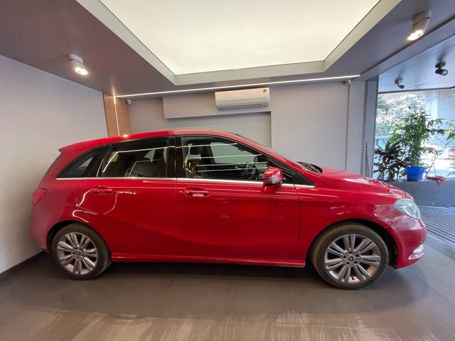https://images10.gaadi.com/usedcar_image/4584487/original/0ebf45735c4eb738ef73ef5554dda5fe.jpeg?imwidth=6402