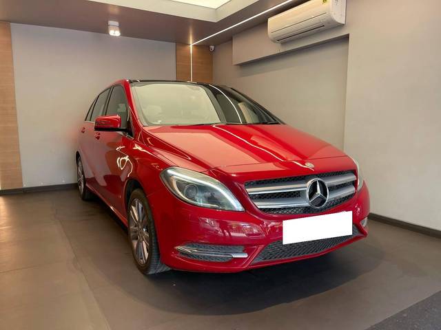 https://images10.gaadi.com/usedcar_image/4584487/original/processed_257fc2b8a5eda03bee1f00152489c123.jpeg?imwidth=6401