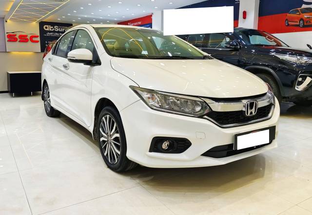 https://images10.gaadi.com/usedcar_image/4584492/original/processed_13603e3fc2dc7c7ce5ef89f99e0e26ce.jpg?imwidth=6400