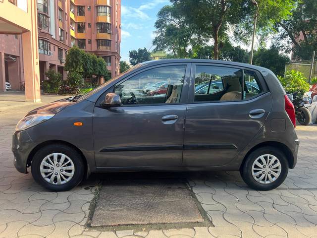https://images10.gaadi.com/usedcar_image/4584497/original/4cf7d9937b3fe2846d410dfd15bd6c4e.jpg?imwidth=6402