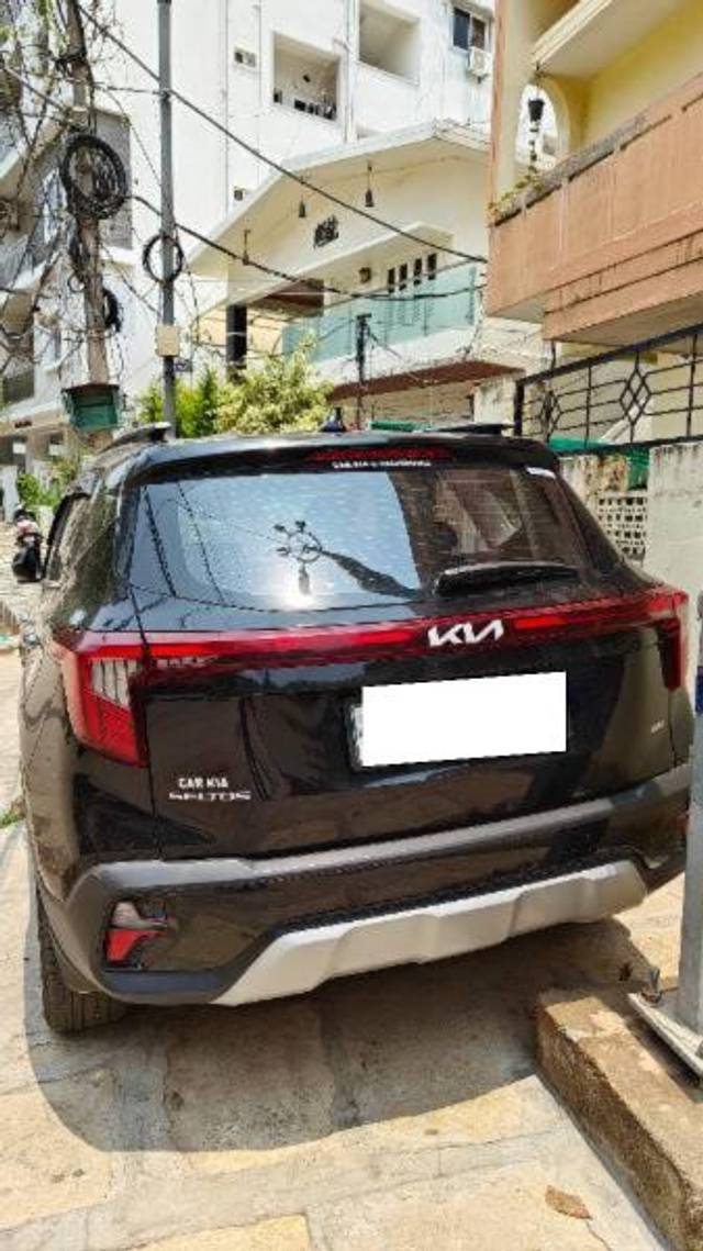 https://images10.gaadi.com/usedcar_image/4584499/original/processed_15d687ab-8c58-4abd-8079-198196a14dbf.jpg?imwidth=6400