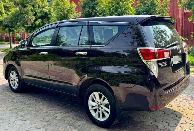 https://images10.gaadi.com/usedcar_image/4584501/original/processed_497145d2-12d3-4b2b-b048-9a8d40f61dba.jpg?imwidth=6402