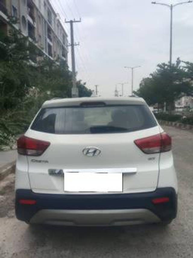 https://images10.gaadi.com/usedcar_image/4584505/original/processed_b39b12e88b1b4931aba4b090ecd74c78.jpg?imwidth=6402