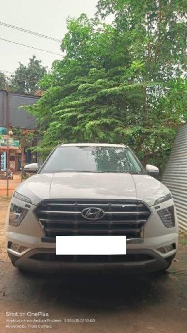https://images10.gaadi.com/usedcar_image/4584511/original/processed_7210af46-55dd-467d-8988-d424b7b4302d.jpeg?imwidth=6400