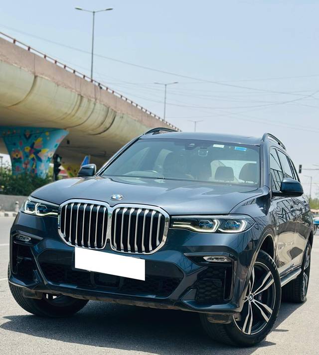 https://images10.gaadi.com/usedcar_image/4584517/original/processed_90910128fd970662c798f5f622af8525.jpg?imwidth=6402