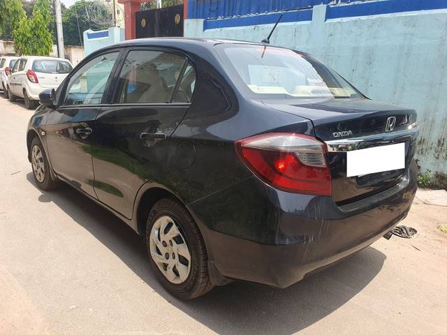 https://images10.gaadi.com/usedcar_image/4584535/original/processed_e1f2baa0058eb7174444d0a45bf90577.jpg?imwidth=6402
