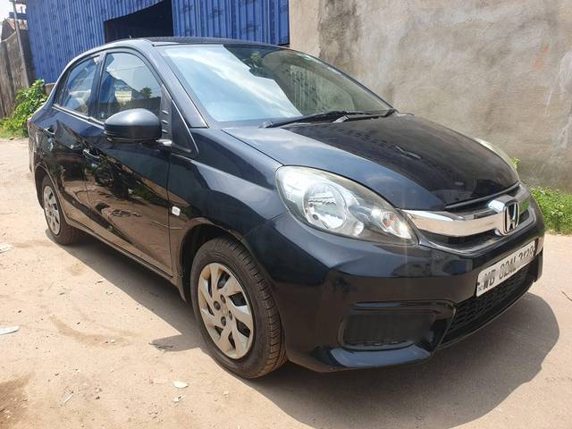 https://images10.gaadi.com/usedcar_image/4584535/original/processed_ed8a92dc99c6e6a8e2107813113e0d41.jpg?imwidth=6400