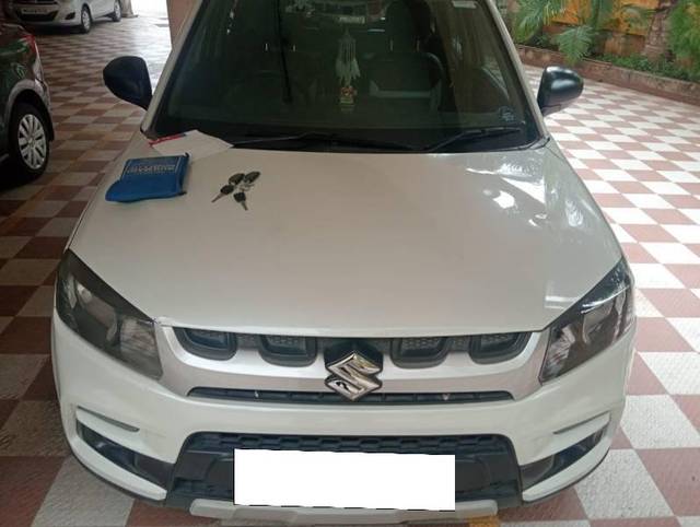 https://images10.gaadi.com/usedcar_image/4584631/original/processed_ea2f90fa-7cb7-4671-b691-51aca7d6d95b.jpg?imwidth=6402