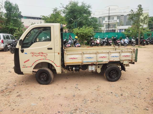 https://images10.gaadi.com/usedcar_image/4584632/original/processed_5df7618e8cf286c1b20bbdb9b5d5ba8a.jpg?imwidth=6401