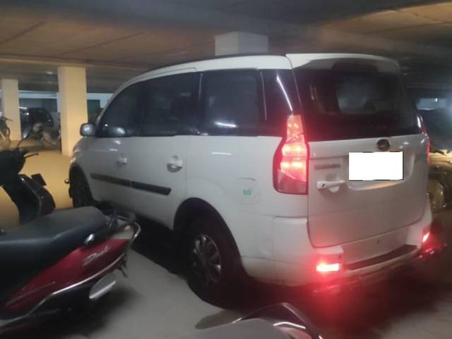 https://images10.gaadi.com/usedcar_image/4584636/original/processed_20444e36-5a51-4ab9-a4aa-b28781346338.jpg?imwidth=6402