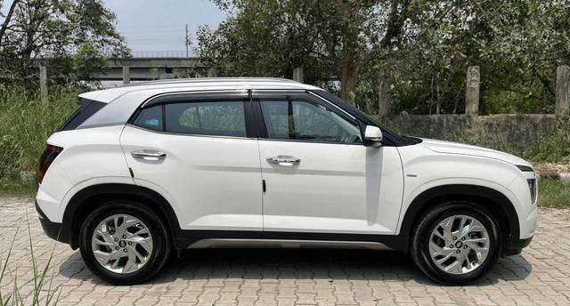 https://images10.gaadi.com/usedcar_image/4584643/original/791212f177eb2787c8faa6ac87f6722f.jpg?imwidth=6401