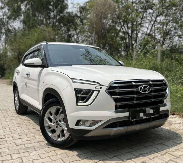 https://images10.gaadi.com/usedcar_image/4584643/original/processed_d4d2a4a11a187284b2732a6901c9d26e.jpg?imwidth=6400