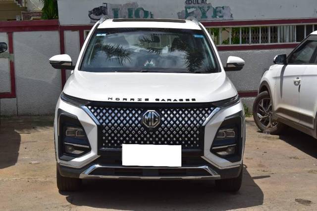 https://images10.gaadi.com/usedcar_image/4584648/original/processed_35b47357-bafc-478a-ae7f-ee22a686f743.jpg?imwidth=6400